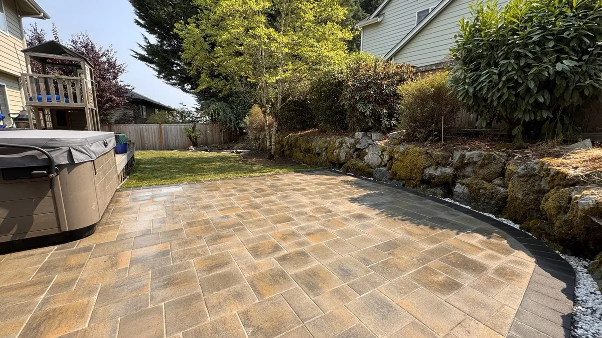 Another view of the patio and its curved outside edge